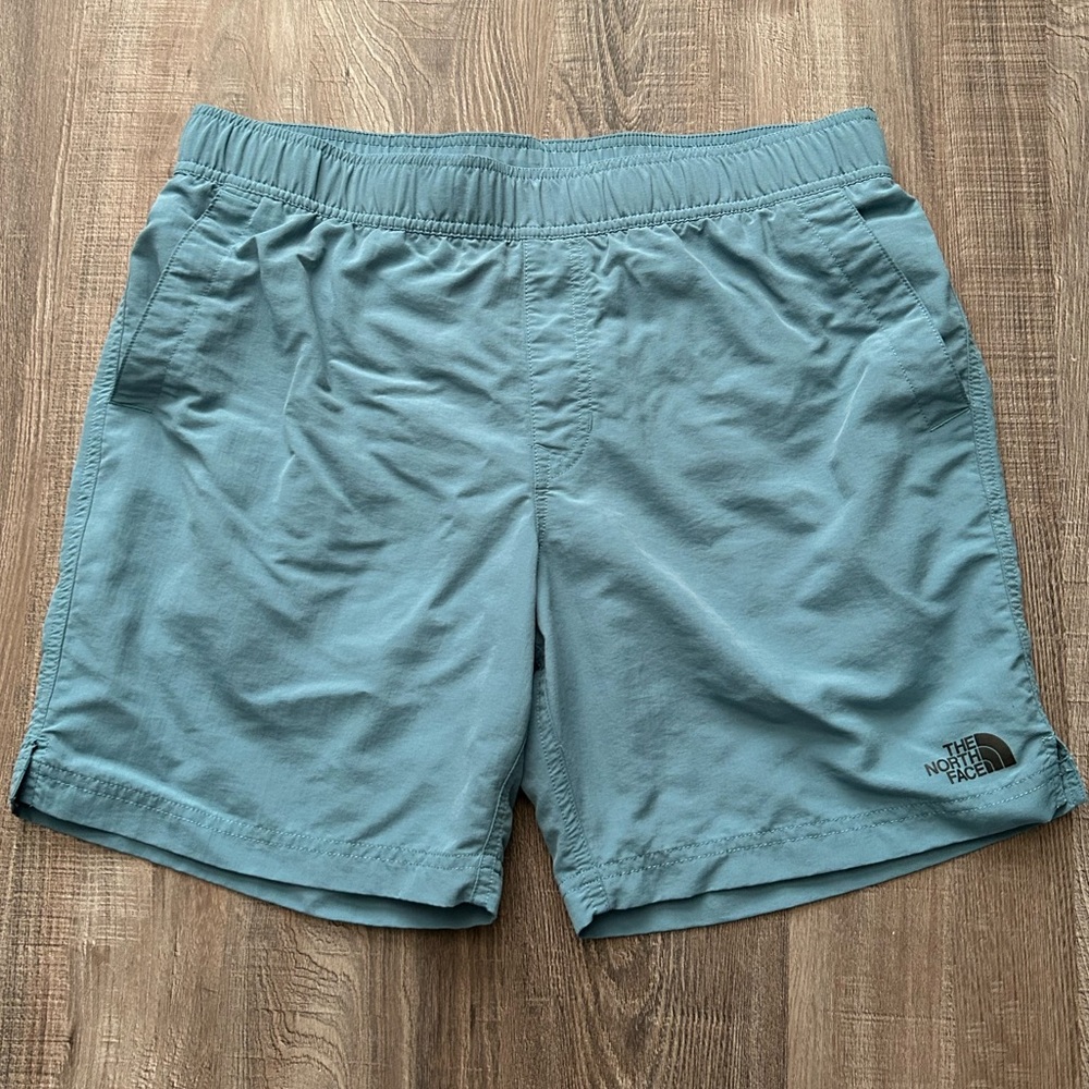 Men's The North Face Shorts - Medium